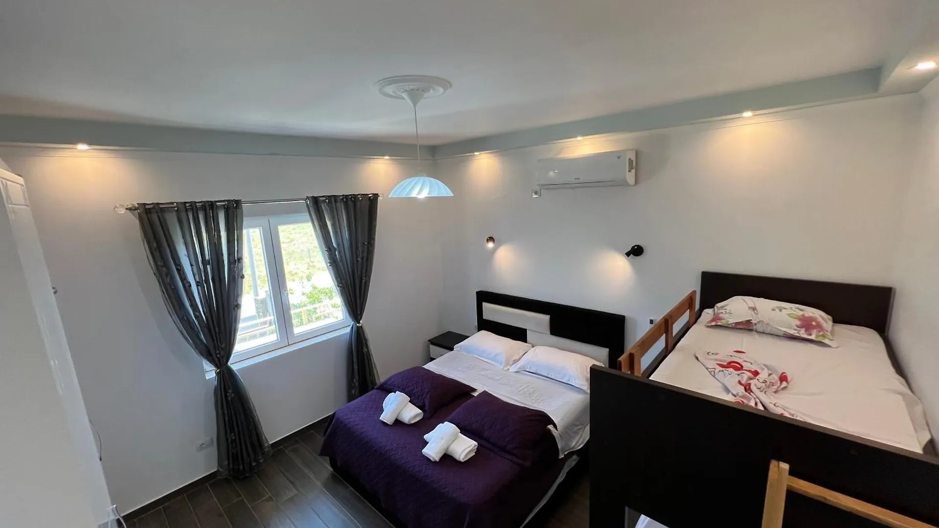 Adriatik Guesthouse Përmet Vendégház
